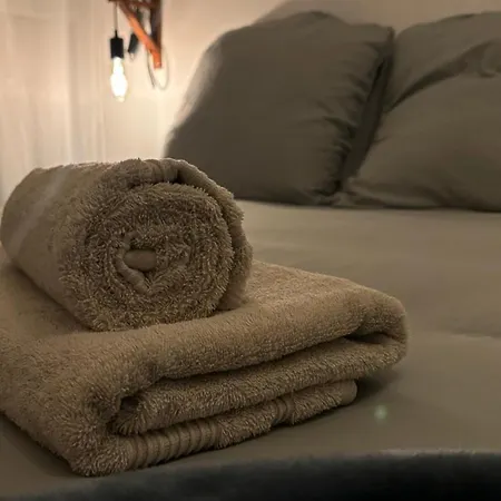 Le Pixie : Studio Moderne - Acces Facile Aeroport Apartment *